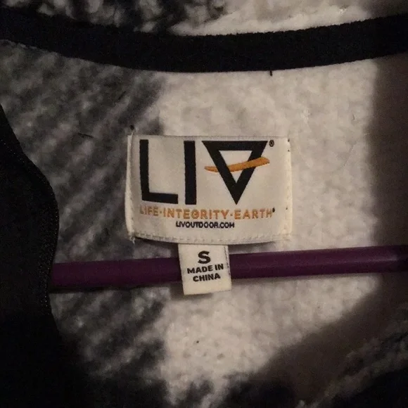 💥Price Drop Liv Black and white Super Warm Fuzzy pullover Fleece 1/4 zip small - Picture 2 of 4